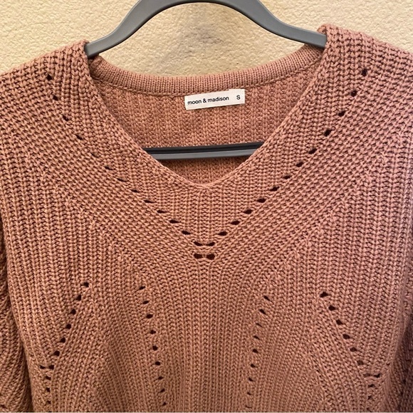 MOON & MADISON Dusty Pink Knit Sweater Size Small - Picture 2 of 7